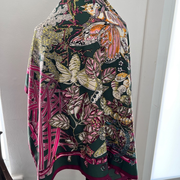 Unicorn Silk Colorful Floral Large Scarf Wrap 52 x 52 Spain - Picture 1 of 9